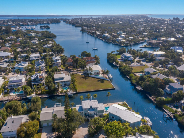 Six Bedroom Home on the Canal in Anna Maria